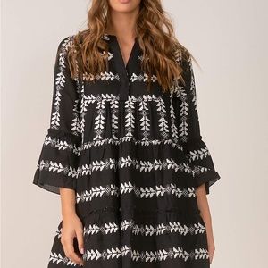 ELAN NAVY/WHITE CHARLI DRESS. SIZE LARGE. LIKE NEW CONDITION.